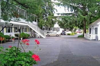 Admiral Lake George