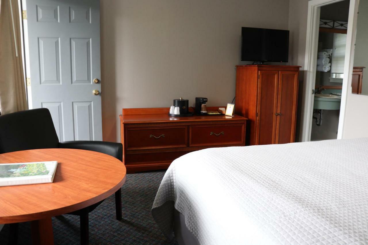 Admiral Motel 2*